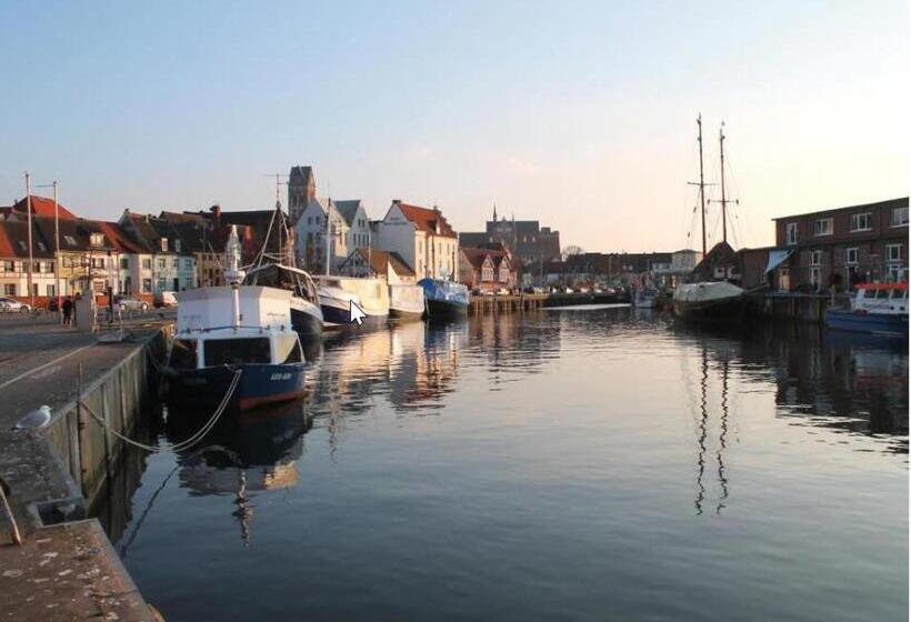 آپارتمان 1 خوابه با تراس, Appartment Ferienwohnung Mit Großer Terrasse Ohlerich Speicher Wismar