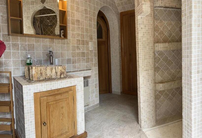 آپارتمان 1 خوابه با تراس, Le Mas Des Mathes, Chambres D Hôtes, Studios
