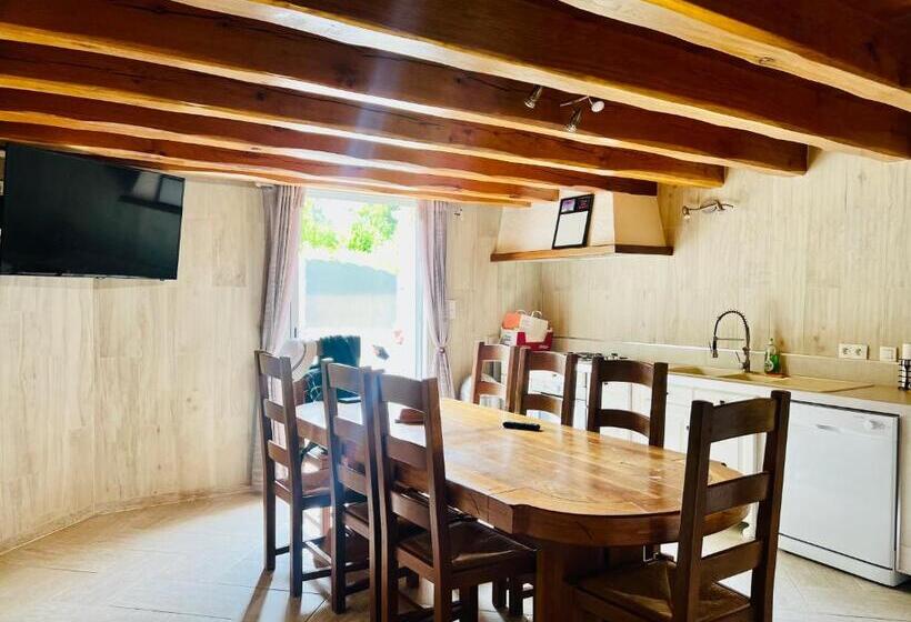 آپارتمان 1 خوابه با تراس, Le Mas Des Mathes, Chambres D Hôtes, Studios