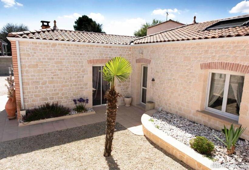 آپارتمان 1 خوابه با تراس, Le Mas Des Mathes, Chambres D Hôtes, Studios
