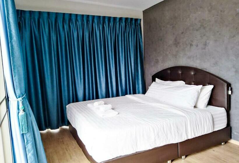 اتاق استاندارد با چشم‌انداز باغ, Uthaithani Resort