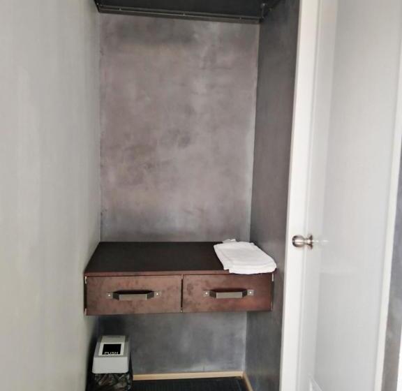 اتاق استاندارد با چشم‌انداز باغ, Uthaithani Resort