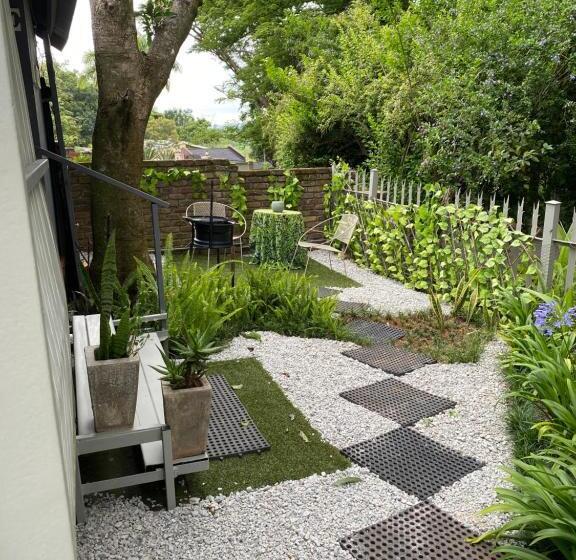 اتاق اکونومی, White River B & B