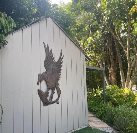 اتاق اکونومی, White River B & B