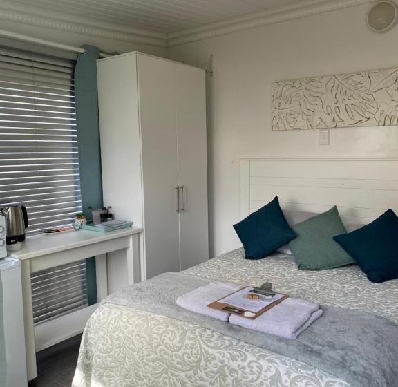 اتاق اکونومی, White River B & B