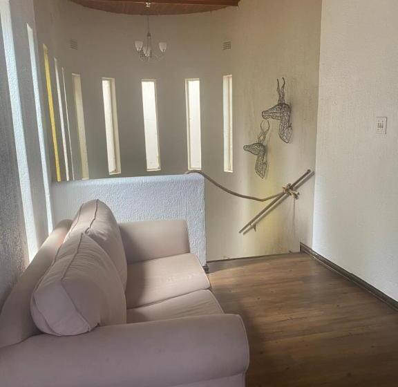 اتاق استاندارد با سرویس بهداشتی مشترک, White River B & B