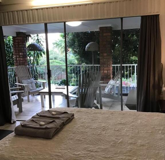 سوییت خانوادگی, White River B & B