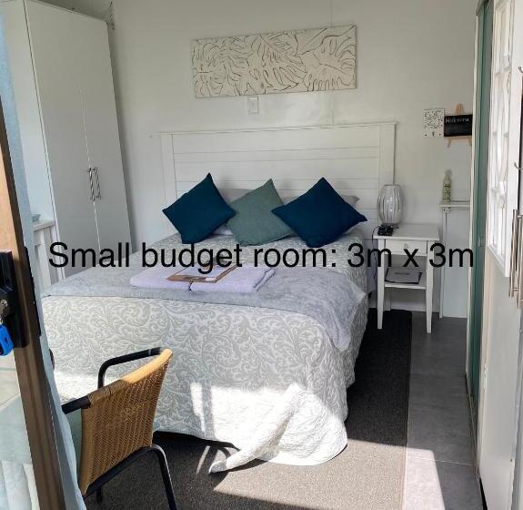 اتاق اکونومی, White River B & B