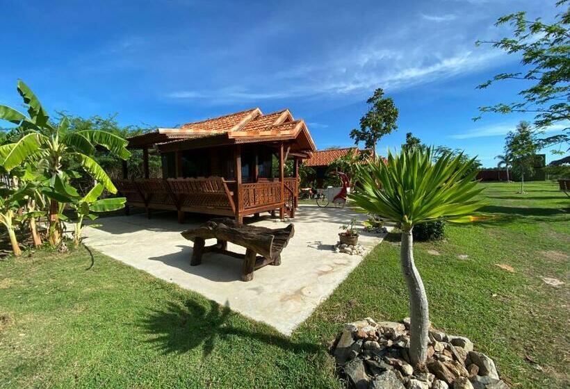 بانگلوی سوپریور, Jing Jo Boutique Bungalow