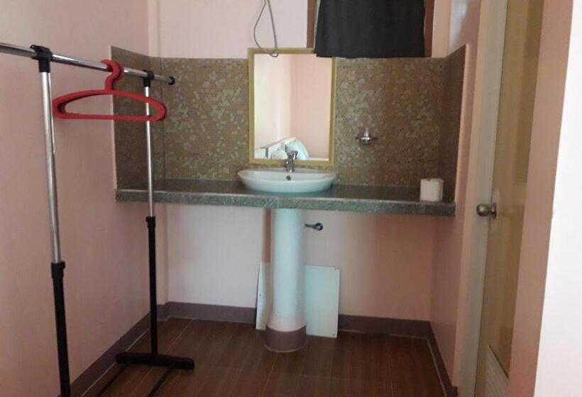 Трехместный Номер Базовый, Cubby S Guesthouse