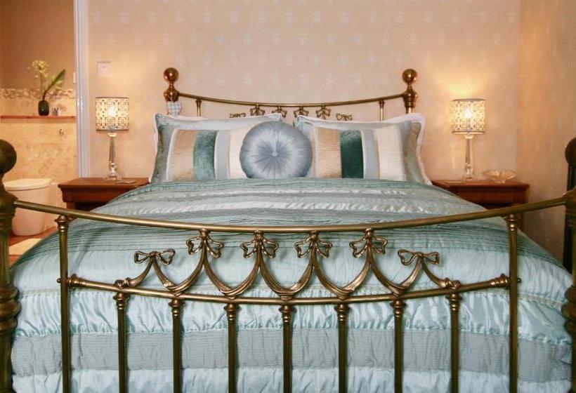 Deluxe Kamer met Kingsize Bed, The Mainstay Luxury Boutique Rooms With Private Parking