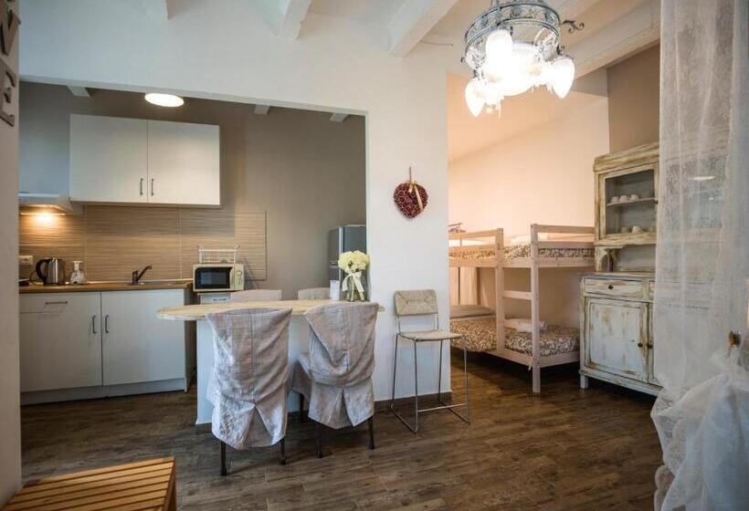 استودیو خانوادگی, Villa Rossella Rooms