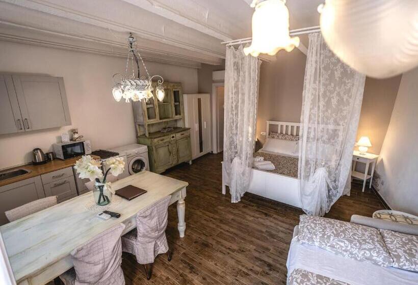 استودیو خانوادگی, Villa Rossella Rooms