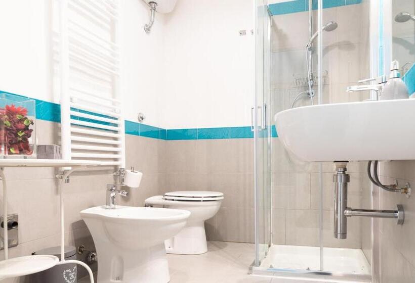 اتاق استاندارد با بالکن, Home 41°