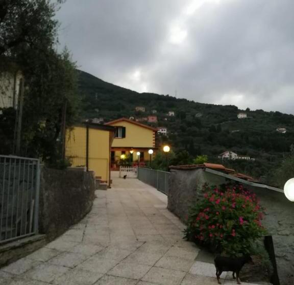 اتاق لوکس با چشم‌انداز دریا, Villa Patrizia