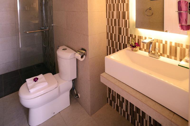 Люкс, Bella Vista Waterfront Resort