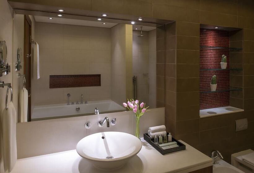 استودیوی لوکس, Fraser Suites Doha