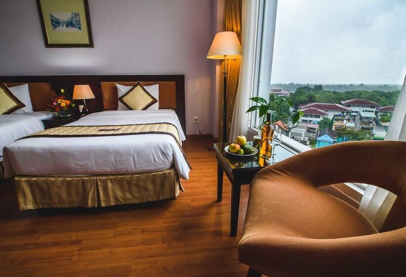 اتاق سوپریور با چشم‌انداز شهر, Mondial Hotel Hue