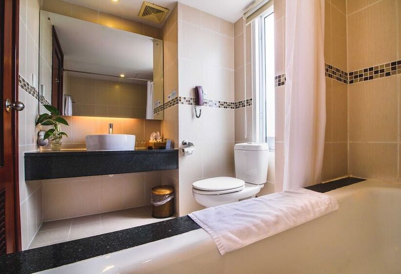 اتاق لوکس با چشم‌انداز باغ, Mondial Hotel Hue