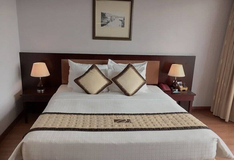 اتاق سوپریور با چشم‌انداز شهر, Mondial Hotel Hue