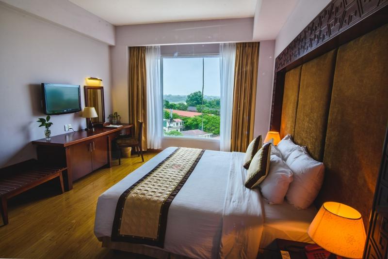 سوئیت با چشم‌انداز رودخانه, Mondial Hotel Hue