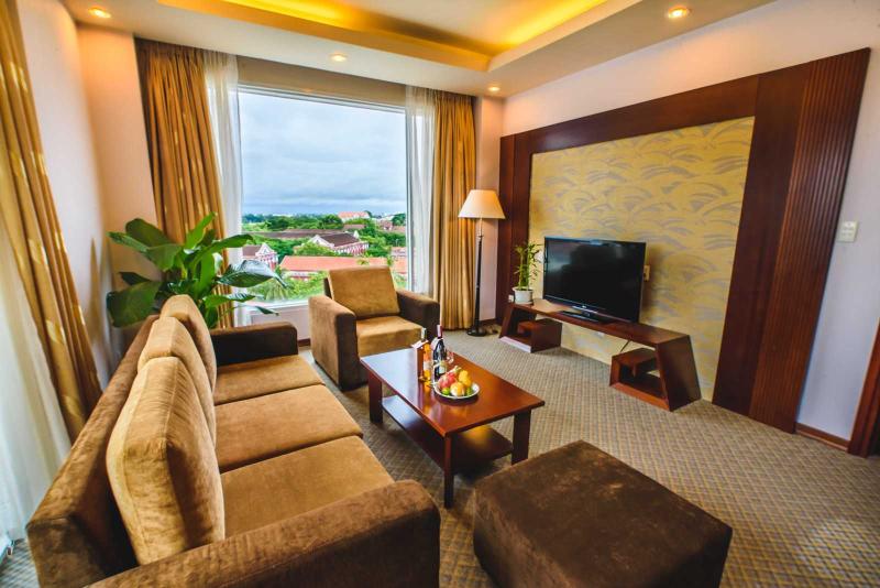 سوئیت با چشم‌انداز رودخانه, Mondial Hotel Hue