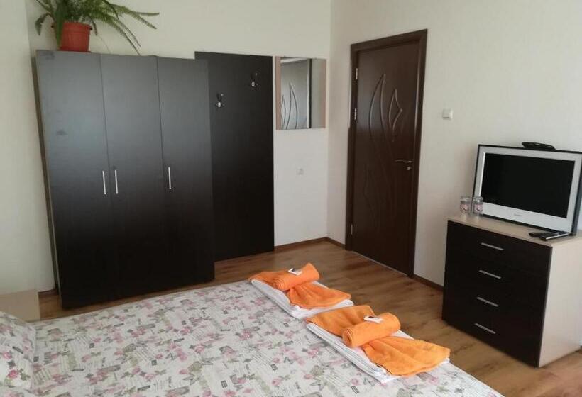 اتاق استاندارد با بالکن, Guest House Ganovi