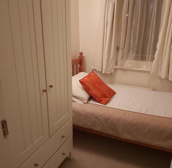 חדר אקונומי יחיד, Homely Haven, Dunfermline