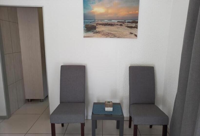 اتاق خانوادگی, Tropical Paradise Guest House