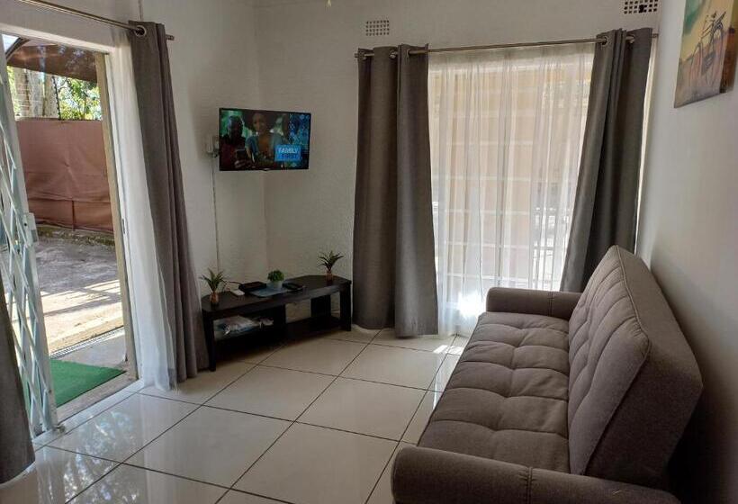 اتاق خانوادگی, Tropical Paradise Guest House