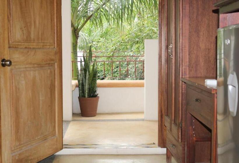 اتاق استاندارد با بالکن, Casa Bugambilias
