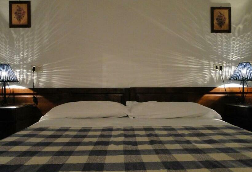 استودیو استاندارد با چشم‌انداز باغ, Agritur Villa Osvaldo Castiglione Del Lago Pg Colazione Piscina Acqua Salata