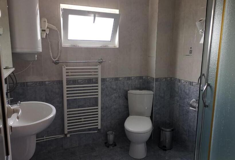 Номер Стандарт с Балконом, Guest House Milka