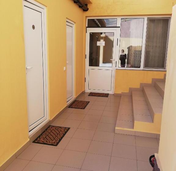 Дом 1 Спальня, Teodora House