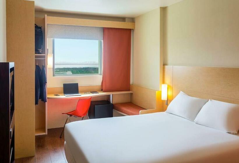 Номер Стандарт Вид на Озеро, Ibis Cancun Centro