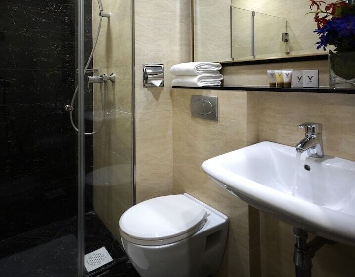 اتاق استاندارد سه نفره, V Hotel Lavender