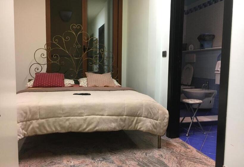 اتاق لوکس, Villa Angela