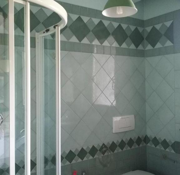 اتاق سوپریور با تخت بزرگ, Villa Angela