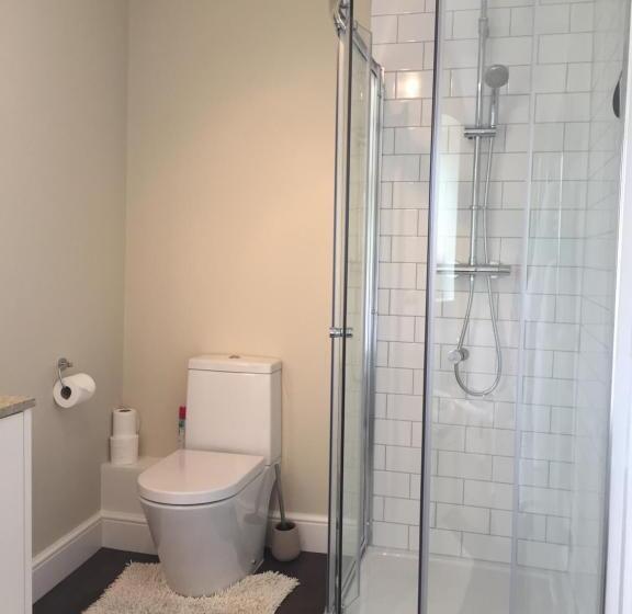 Полулюкс, Cliff Farmhouse B&b Suites