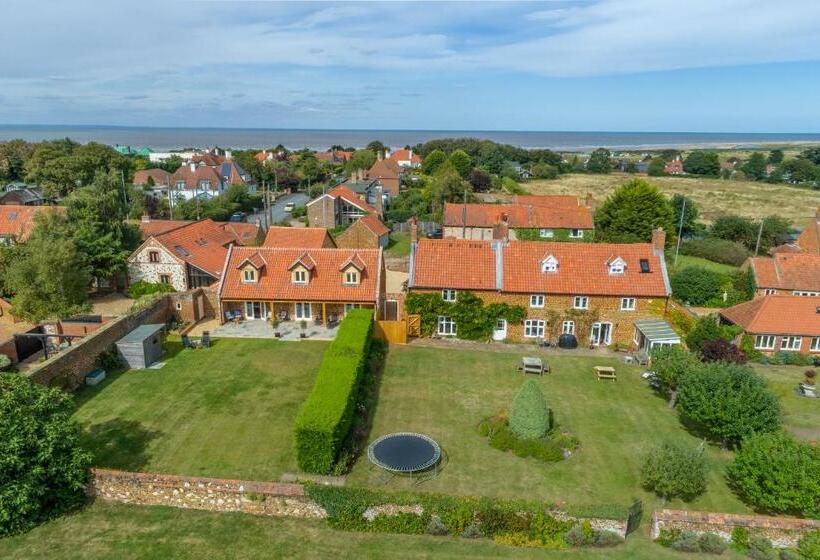 Дом 2 Спальни, Cliff Farmhouse B&b Suites