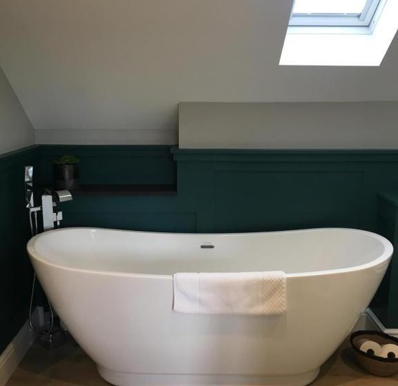 Полулюкс Вид на Сад, Cliff Farmhouse B&b Suites