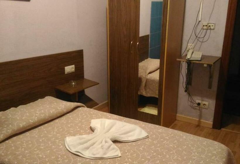 חדר סטנדרד יחיד חדר אמבטיה משותף, Hostal Goias
