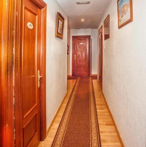 חדר דלוקס, Hostal Goias