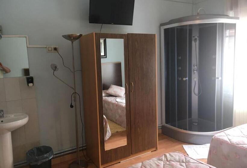 חדר סטנדרט חדר אמבטיה משותף, Hostal Goias