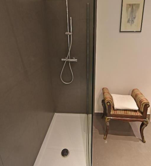 اتاق سه‌نفرۀ استاندارد با سرویس بهداشتی بیرون از اتاق, B&b Al Giardino Leonor
