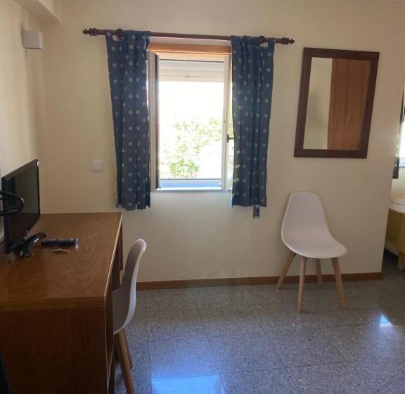 اتاق استاندارد سه نفره, Enjoy Viana   Guest House