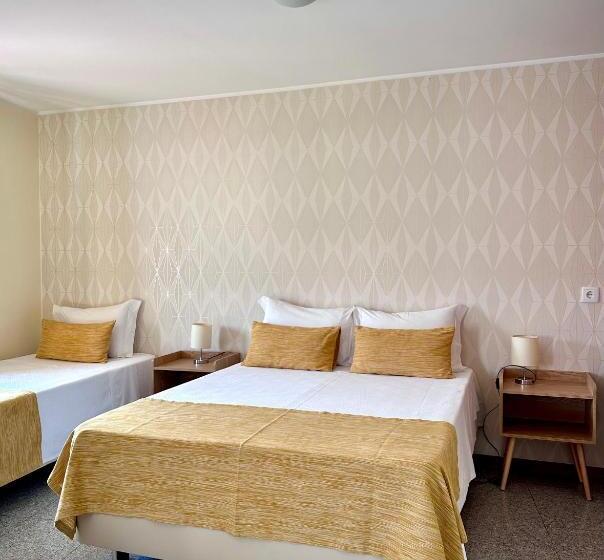 اتاق استاندارد سه نفره, Enjoy Viana   Guest House
