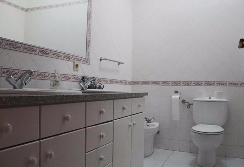 سوییت خانوادگی, Enjoy Viana   Guest House