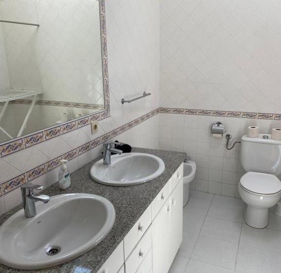 سوییت خانوادگی, Enjoy Viana   Guest House