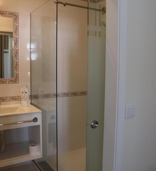 اتاق استاندارد سه تخته با بالکن, Enjoy Viana   Guest House
